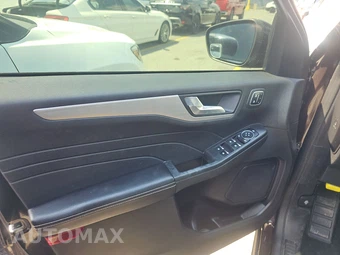 2023 Ford Escape Platinum – miniatura 9