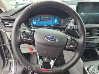 2023 Ford Escape Platinum - miniatura 10