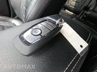 2023 Ford Escape Platinum - miniatura 5