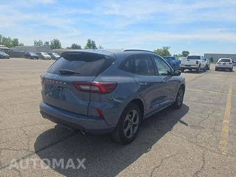 2023 Ford Escape ST-Line – miniatura 3