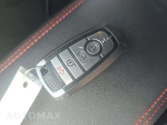 2023 Ford Escape ST-Line – miniatura 8