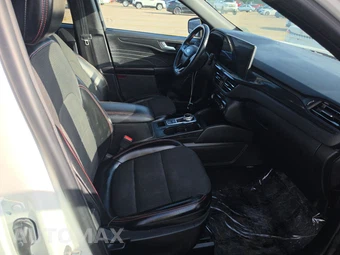 2023 Ford Escape ST-Line – miniatura 8
