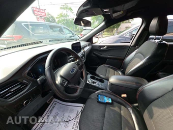 2023 Ford Escape ST-Line – miniatura 10