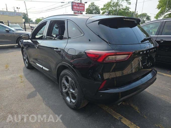 2023 Ford Escape ST-Line – miniatura 2