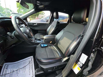 2023 Ford Escape ST-Line – miniatura 6