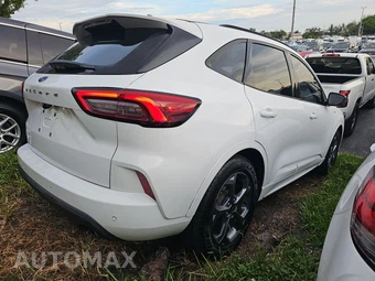 2023 Ford Escape ST-Line – miniatura 4
