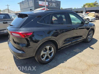 2023 Ford Escape ST-Line – miniatura 3