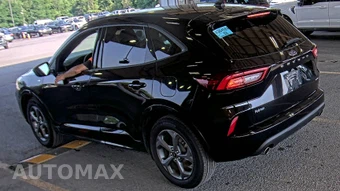 2023 Ford Escape ST-Line – miniatura 6