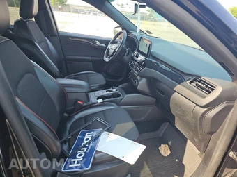 2023 Ford Escape ST-Line – miniatura 8