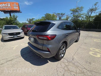2023 Ford Escape ST-Line – miniatura 3