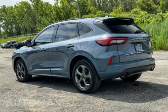 2023 Ford Escape ST-Line - miniatura 5