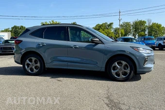 2023 Ford Escape ST-Line - miniatura 2