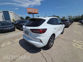 2023 Ford Escape ST-Line – miniatura 3