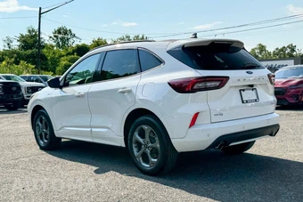 2023 Ford Escape ST-Line - miniatura 5