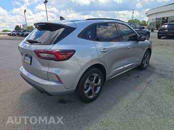 2023 Ford Escape ST-Line – miniatura 3