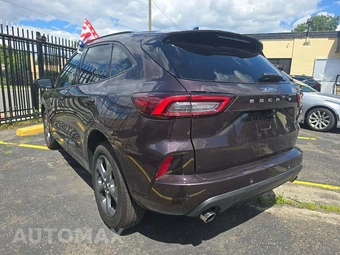 2023 Ford Escape ST-Line – miniatura 2