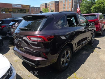2023 Ford Escape ST-Line - miniatura 3