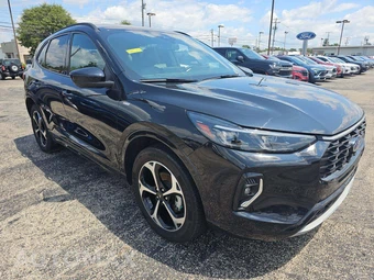 2023 Ford Escape ST-Line Elite - miniatura 4