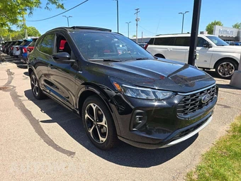 2023 Ford Escape ST-Line Select – miniatura 4