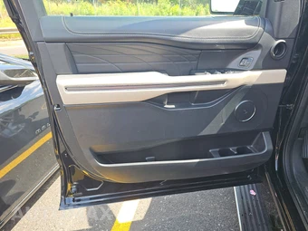 2023 Ford Expedition MAX Platinum - miniatura 9