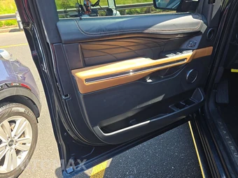 2023 Ford Expedition MAX Platinum - miniatura 9