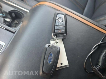 2023 Ford Expedition Platinum - miniatura 5