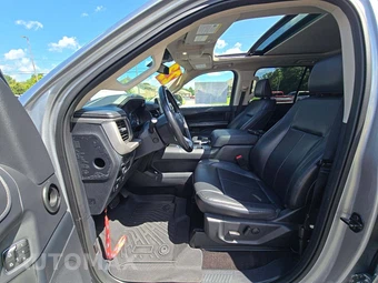 2023 Ford Expedition XLT - miniatura 3