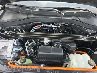 2023 Ford Explorer Hybrid Platinum - miniatura 25