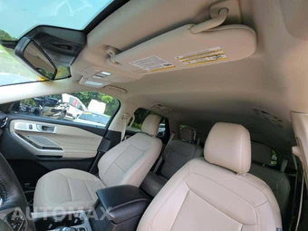 2023 Ford Explorer Limited - miniatura 11