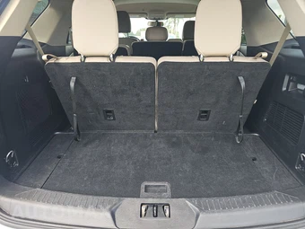 2023 Ford Explorer Limited – miniatura 18