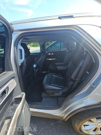 2023 Ford Explorer Limited - miniatura 10