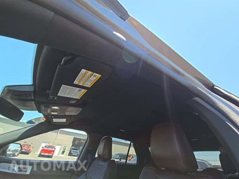 2023 Ford Explorer Platinum - miniatura 8