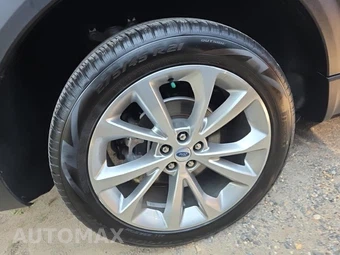 2023 Ford Explorer Platinum - miniatura 10