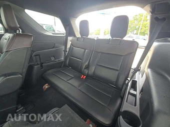 2023 Ford Explorer Platinum - miniatura 11