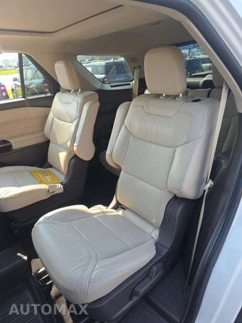 2023 Ford Explorer Platinum - miniatura 13