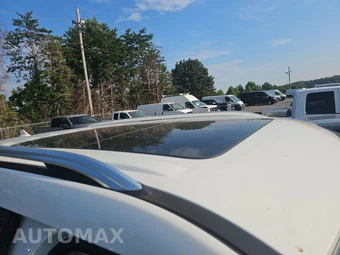 2023 Ford Explorer Platinum - miniatura 14