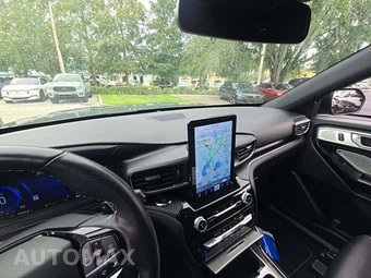 2023 Ford Explorer ST - miniatura 10