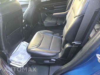2023 Ford Explorer ST - miniatura 13