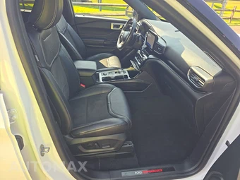 2023 Ford Explorer ST - miniatura 8