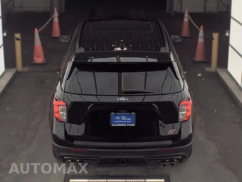 2023 Ford Explorer ST - miniatura 5