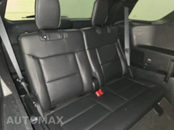 2023 Ford Explorer ST - miniatura 14
