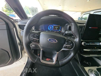 2023 Ford Explorer ST - miniatura 10