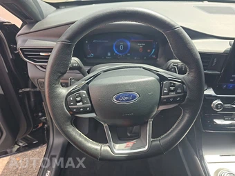2023 Ford Explorer ST - miniatura 10