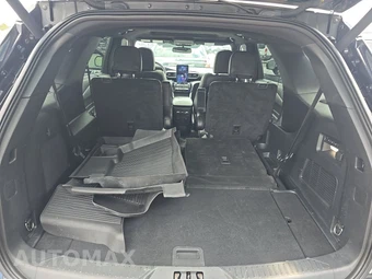 2023 Ford Explorer ST - miniatura 17