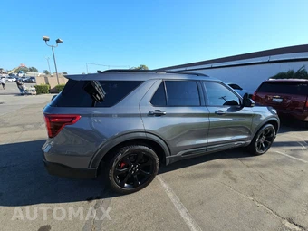 2023 Ford Explorer ST - miniatura 4