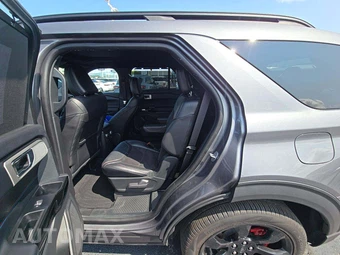 2023 Ford Explorer ST - miniatura 13