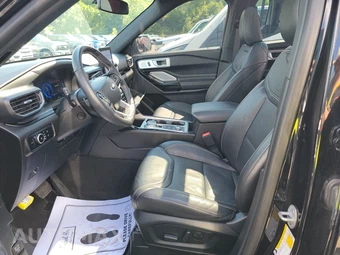 2023 Ford Explorer ST - miniatura 7