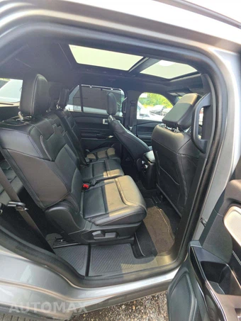 2023 Ford Explorer ST - miniatura 17