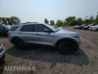 2023 Ford Explorer ST - miniatura 4