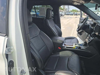 2023 Ford Explorer ST - miniatura 16